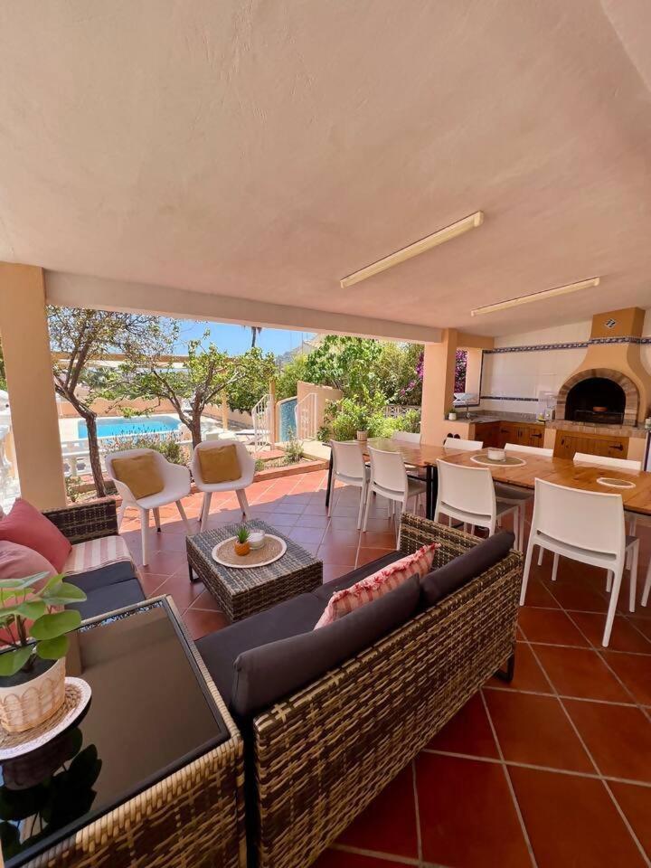 Relaxdiversion En Villa Piscina Bbq Y Cocina Ext カルプ エクステリア 写真